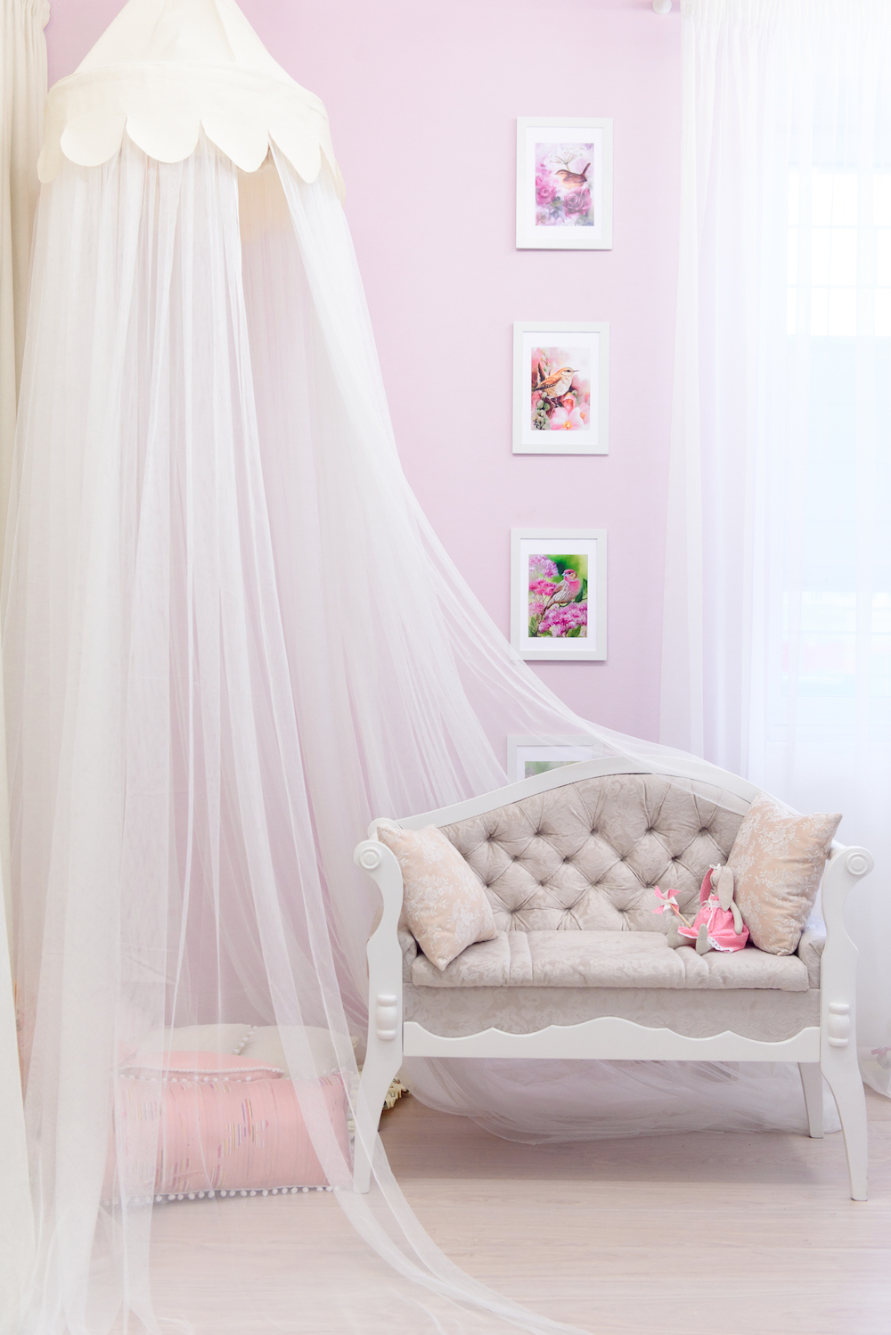 A princess canopy bed is every little girl’s dream
